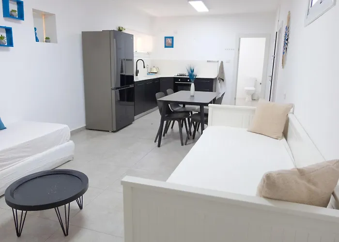 Romi\'S Suite By Loren Village